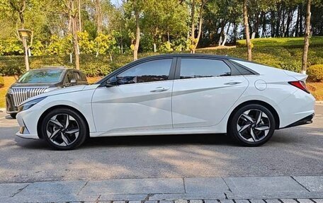 Hyundai Elantra, 2022 год, 1 300 000 рублей, 3 фотография