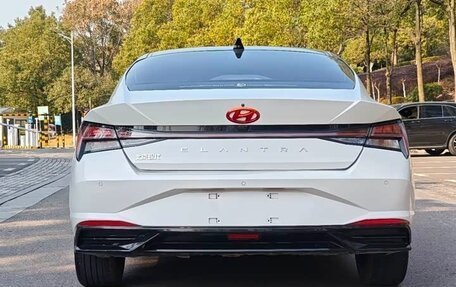 Hyundai Elantra, 2022 год, 1 300 000 рублей, 6 фотография