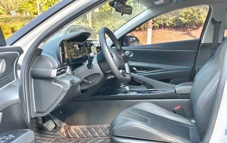 Hyundai Elantra, 2022 год, 1 300 000 рублей, 11 фотография