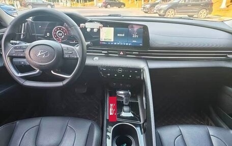 Hyundai Elantra, 2022 год, 1 300 000 рублей, 9 фотография