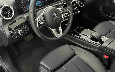 Mercedes-Benz A-Класс, 2022 год, 1 950 000 рублей, 12 фотография