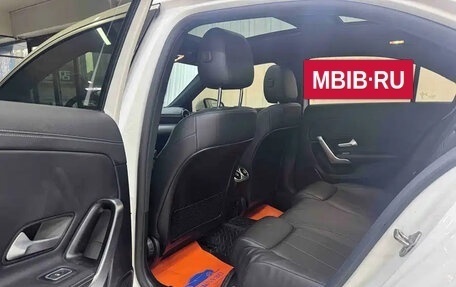 Mercedes-Benz A-Класс, 2022 год, 1 970 000 рублей, 6 фотография