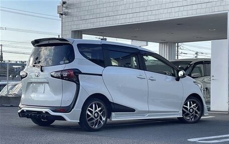 Toyota Sienta II, 2022 год, 1 168 000 рублей, 2 фотография