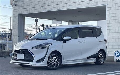 Toyota Sienta II, 2022 год, 1 168 000 рублей, 1 фотография
