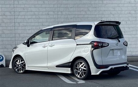 Toyota Sienta II, 2022 год, 1 168 000 рублей, 6 фотография