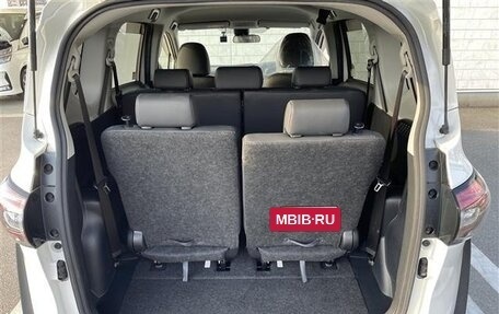 Toyota Sienta II, 2022 год, 1 168 000 рублей, 7 фотография