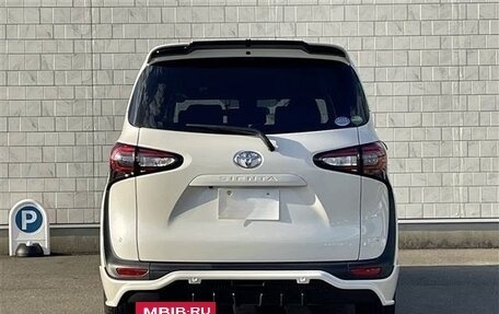 Toyota Sienta II, 2022 год, 1 168 000 рублей, 4 фотография
