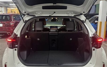 Toyota Yaris Cross, 2022 год, 1 461 000 рублей, 17 фотография