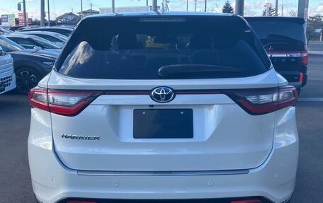 Toyota Harrier, 2020 год, 2 750 000 рублей, 7 фотография