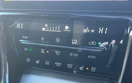 Toyota Harrier, 2020 год, 2 750 000 рублей, 12 фотография