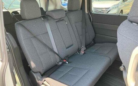 Honda Stepwgn, 2023 год, 2 330 000 рублей, 11 фотография