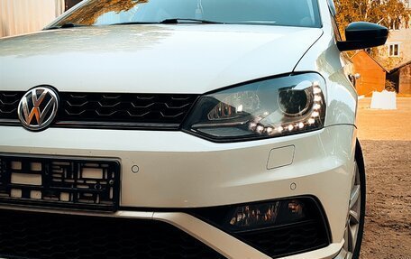 Volkswagen Polo VI (EU Market), 2016 год, 850 000 рублей, 2 фотография