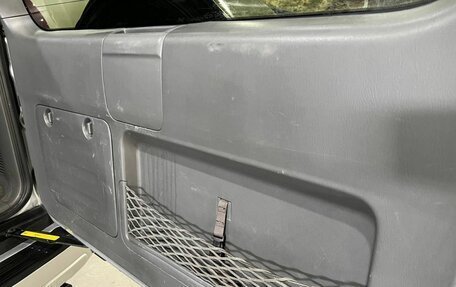 Toyota Land Cruiser Prado 120 рестайлинг, 2004 год, 1 600 000 рублей, 13 фотография