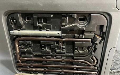 Toyota Land Cruiser Prado 120 рестайлинг, 2004 год, 1 600 000 рублей, 16 фотография