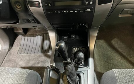 Toyota Land Cruiser Prado 120 рестайлинг, 2004 год, 1 600 000 рублей, 30 фотография