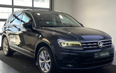 Volkswagen Tiguan II, 2019 год, 2 199 000 рублей, 3 фотография