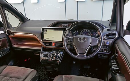 Toyota Esquire I, 2018 год, 2 450 000 рублей, 6 фотография