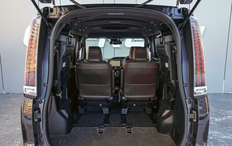 Toyota Esquire I, 2018 год, 2 450 000 рублей, 23 фотография