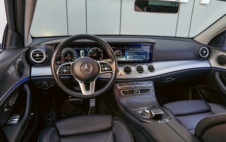 Mercedes-Benz E-Класс, 2020 год, 3 890 000 рублей, 6 фотография