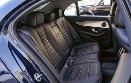 Mercedes-Benz E-Класс, 2020 год, 3 890 000 рублей, 7 фотография