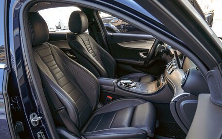 Mercedes-Benz E-Класс, 2020 год, 3 890 000 рублей, 8 фотография