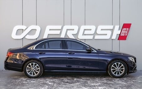 Mercedes-Benz E-Класс, 2020 год, 3 890 000 рублей, 5 фотография