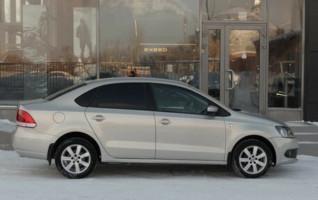 Volkswagen Polo VI (EU Market), 2012 год, 800 000 рублей, 4 фотография