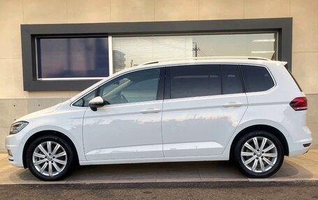 Volkswagen Touran III, 2022 год, 1 345 000 рублей, 7 фотография