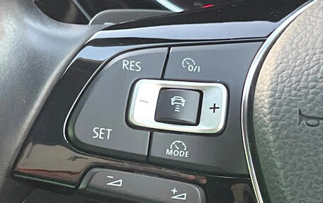 Volkswagen Touran III, 2022 год, 1 345 000 рублей, 10 фотография