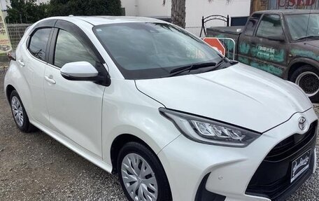 Toyota Yaris, 2022 год, 1 025 000 рублей, 8 фотография