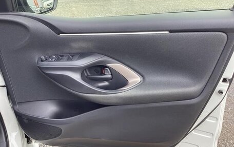 Toyota Yaris, 2022 год, 1 025 000 рублей, 22 фотография