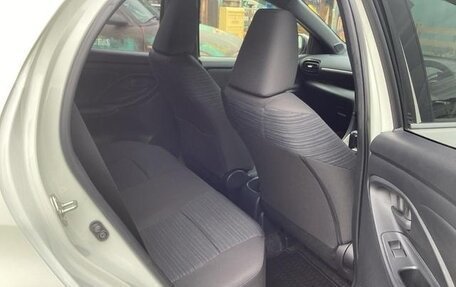 Toyota Yaris, 2022 год, 1 025 000 рублей, 25 фотография