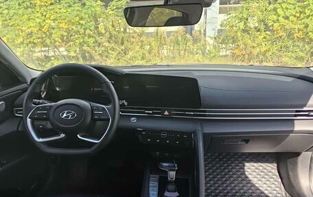 Hyundai Elantra, 2023 год, 1 239 135 рублей, 10 фотография