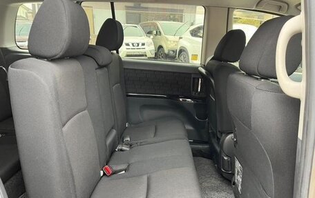 Toyota ISis I, 2014 год, 1 069 000 рублей, 19 фотография