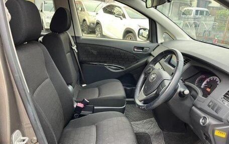 Toyota ISis I, 2014 год, 1 069 000 рублей, 18 фотография