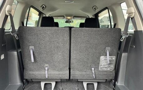 Toyota ISis I, 2014 год, 1 069 000 рублей, 23 фотография