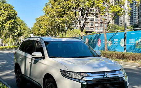 Mitsubishi Outlander III рестайлинг 3, 2021 год, 1 650 008 рублей, 2 фотография