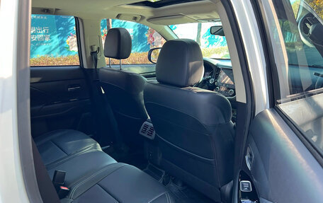 Mitsubishi Outlander III рестайлинг 3, 2021 год, 1 650 008 рублей, 11 фотография