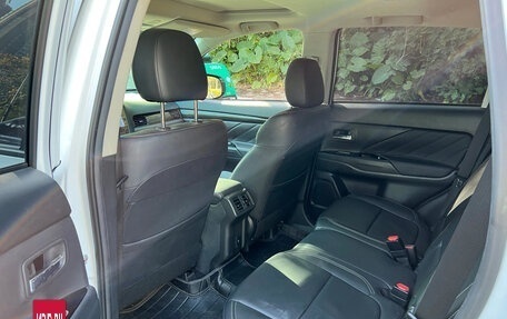 Mitsubishi Outlander III рестайлинг 3, 2021 год, 1 650 008 рублей, 10 фотография