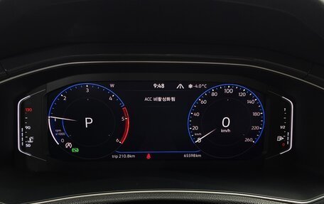 Volkswagen T-Roc I, 2021 год, 2 030 000 рублей, 10 фотография