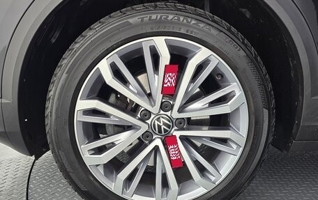 Volkswagen T-Roc I, 2021 год, 2 030 000 рублей, 5 фотография