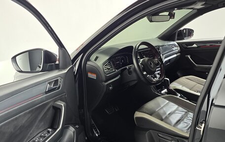 Volkswagen T-Roc I, 2021 год, 2 030 000 рублей, 11 фотография