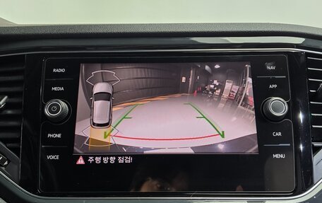 Volkswagen T-Roc I, 2021 год, 2 030 000 рублей, 16 фотография