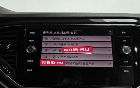 Volkswagen T-Roc I, 2021 год, 2 030 000 рублей, 20 фотография