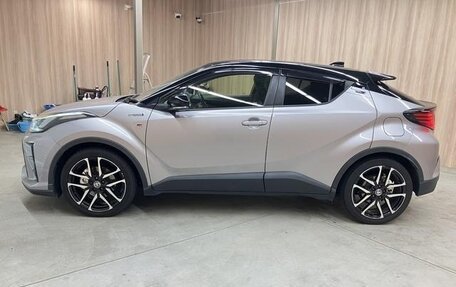 Toyota C-HR I рестайлинг, 2022 год, 1 613 000 рублей, 4 фотография