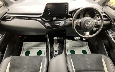 Toyota C-HR I рестайлинг, 2022 год, 1 613 000 рублей, 11 фотография