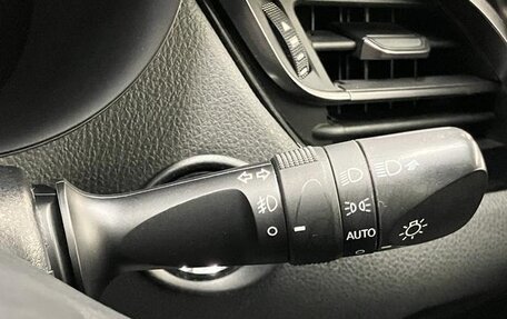 Toyota C-HR I рестайлинг, 2022 год, 1 613 000 рублей, 12 фотография