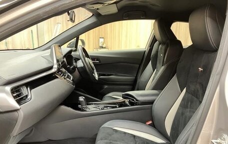 Toyota C-HR I рестайлинг, 2022 год, 1 613 000 рублей, 30 фотография