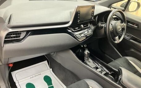 Toyota C-HR I рестайлинг, 2022 год, 1 613 000 рублей, 29 фотография