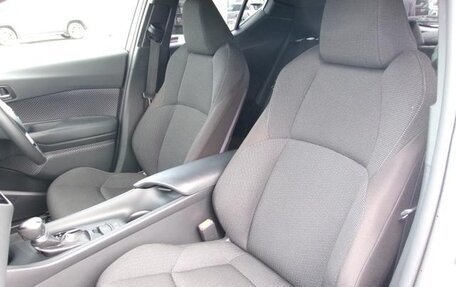 Toyota C-HR I рестайлинг, 2021 год, 1 736 000 рублей, 9 фотография